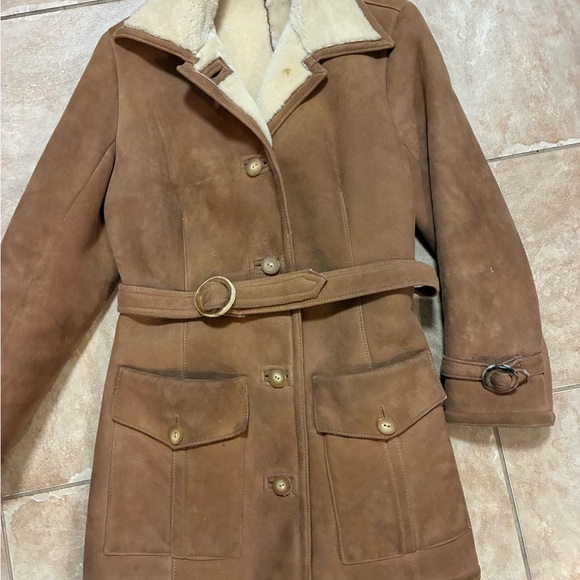 Woman’s Tan Shearling Coat - Picture 14 of 16